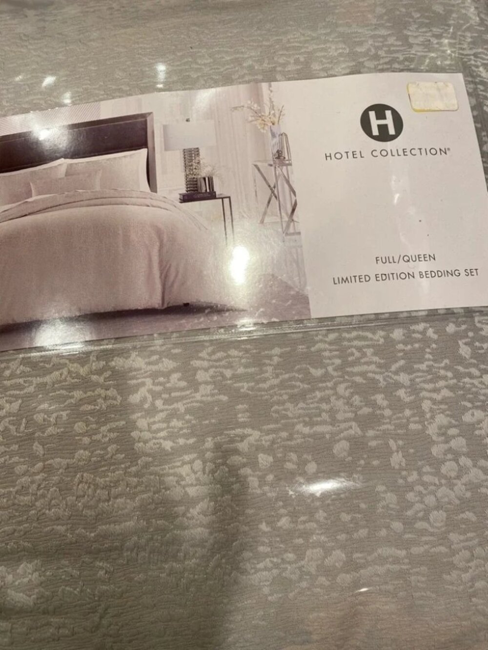 Hotel Collection Pebble Torrent Bedding 4 Piece Set, Full/Queen, silver